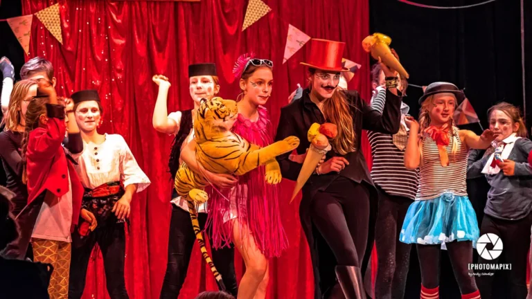 Kinder beim Projekt Zirkus Furioso im Rahmen von Kultur macht stark